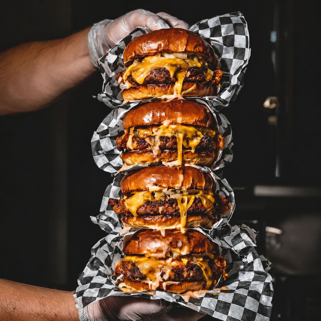 KIT HAMBURGUESERO MEATERS: 8 hamburguesas + Salsa Big Meaters_2